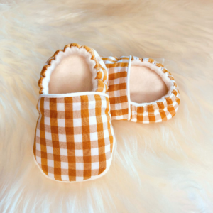 Vichy caramel - Chaussons bébé doublés en polaire de coton biologique