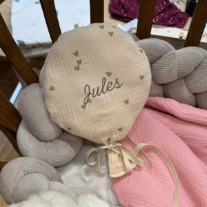 Ballon mural motif jolis coeurs - Personnalisation en option
