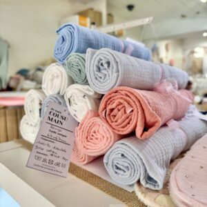 Grand lange bébé motif jolis cœurs